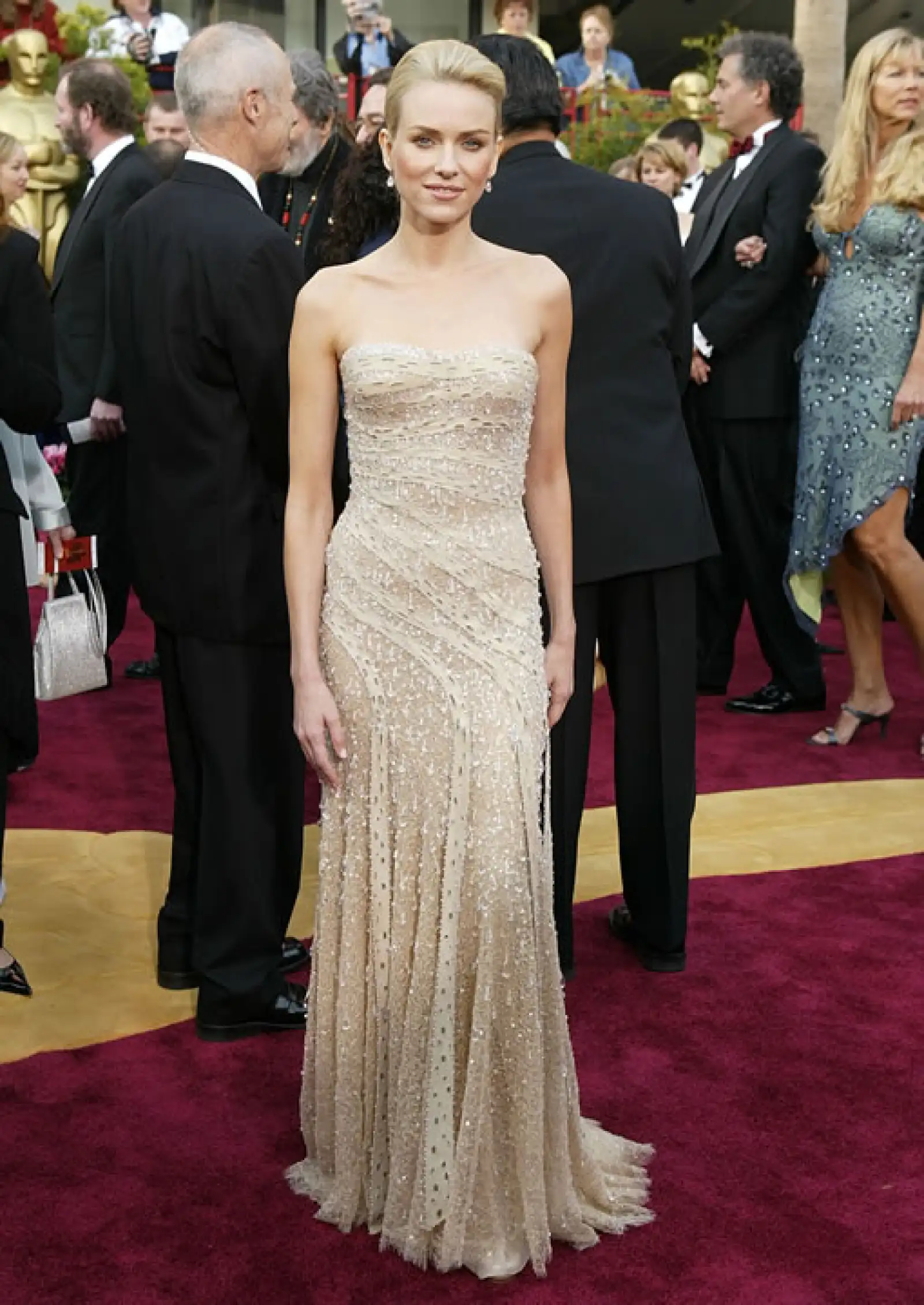 Naomi Watts en Versace en los Oscar 2004.