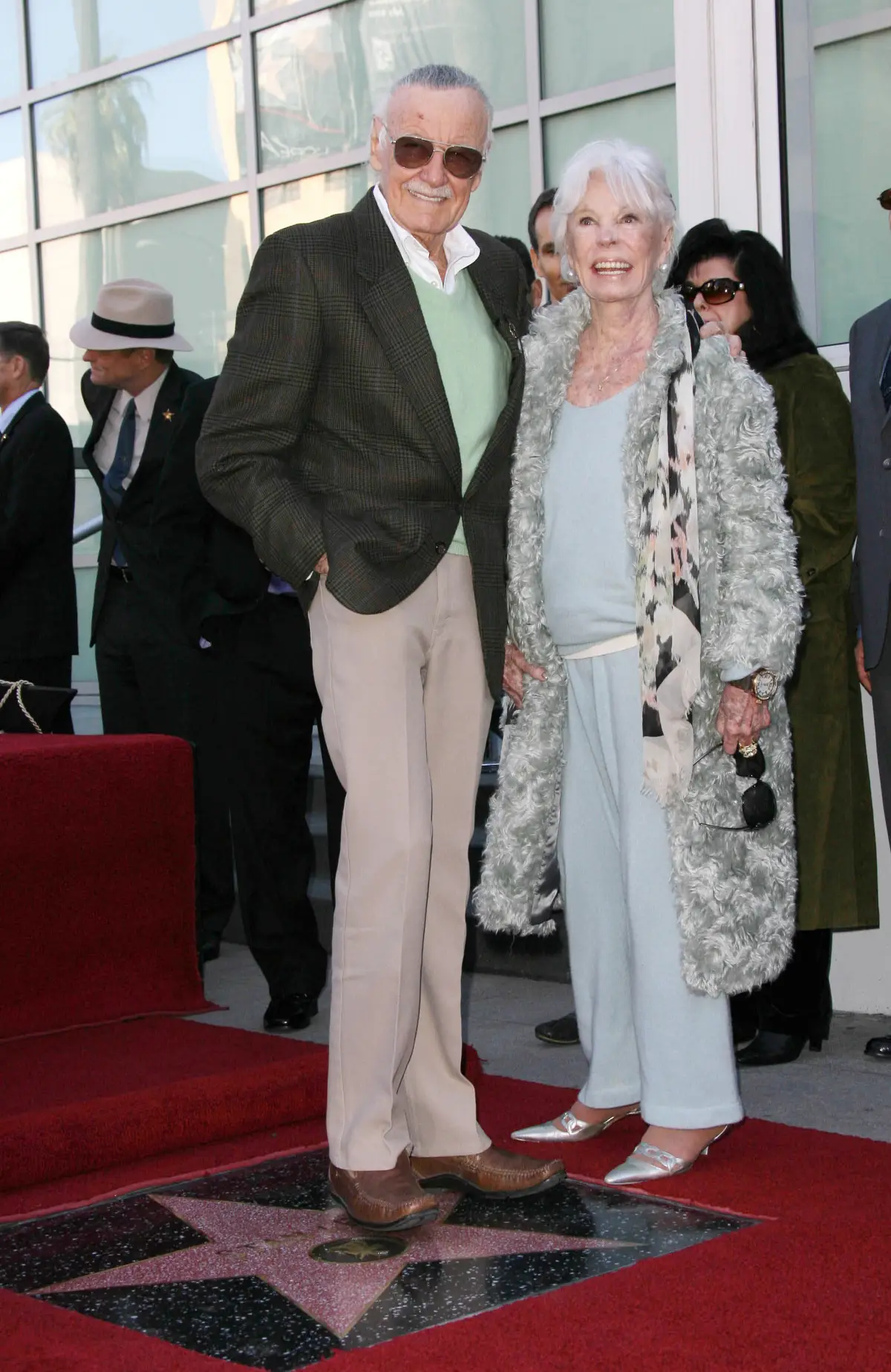 Así fue la romántica historia de amor de Stan Lee y su esposa