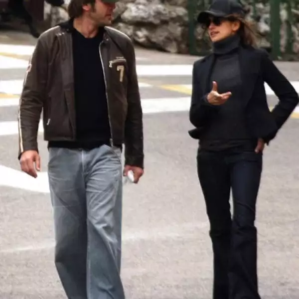 En el 2008 Javier y Penélope pasaron unos días en la casa de Bono en Francia, donde lograron fotografiarlos en una de sus salidas.