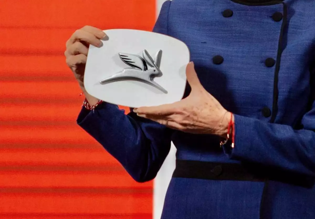 ¿Qué significa el logo y el nombre de Olinia, el proyecto de auto del gobierno mexicano?