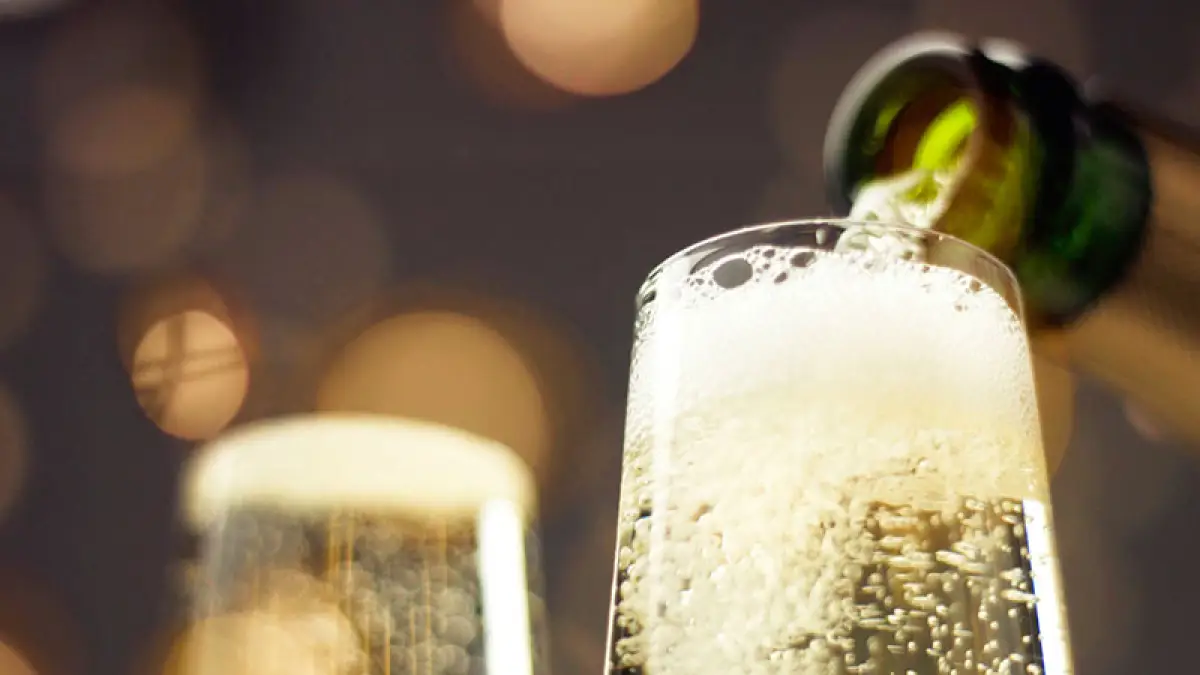 Champagne gravedad cero