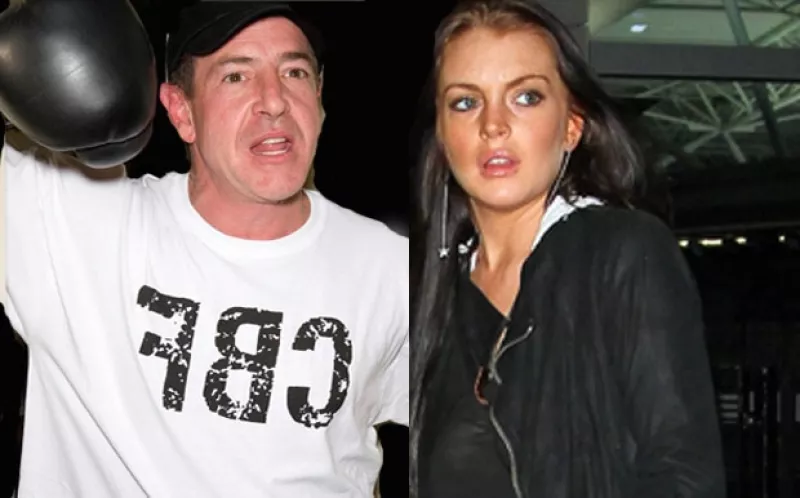 Michael Lohan llegó a la casa de la joven con oficiales angelinos para asegurarse del bienestar de Ali, la hija menor de él y Dina Lohan. Lindsay contó su versión en Twitter.