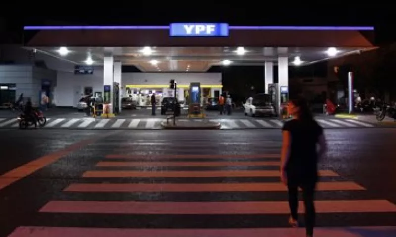 El Gobierno de Argentina quiere nacionalizar a YPF porque asegura que ha caído la producción petrolera.  (Foto: Reuters)