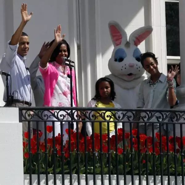 Se esperaba que al final del evento, 30 mil personas desfilaran por la residencia presidencial.