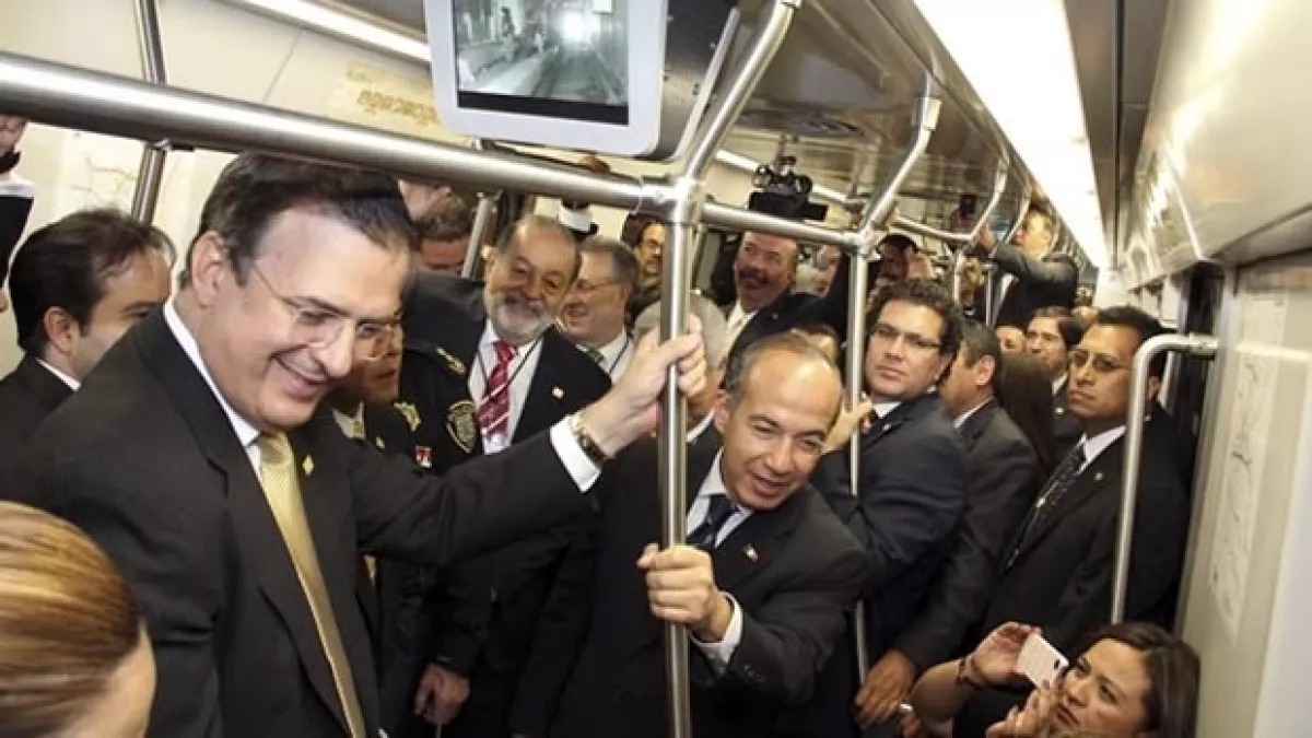 El Jefe de Gobierno Marcelo Ebrard y el presidente Felipe Calderón viajaron en la Línea 12 del Metro..