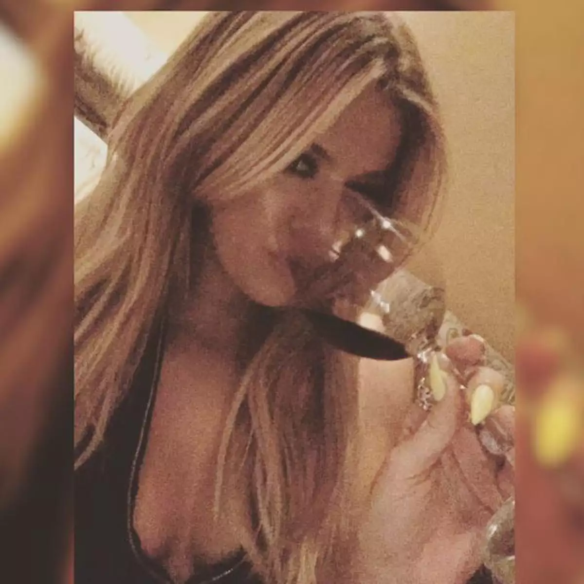 Justo el día en el que firmó su divorcio de Lamar Odom, la hermana de Kim Kardashian anunció su participación en un nuevo proyecto que llevará su nombre.