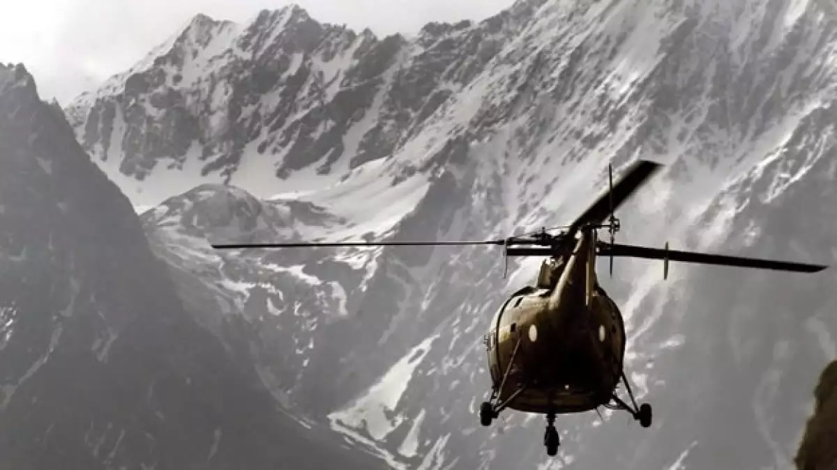 Un helicoptero en rescate tras una avalancha