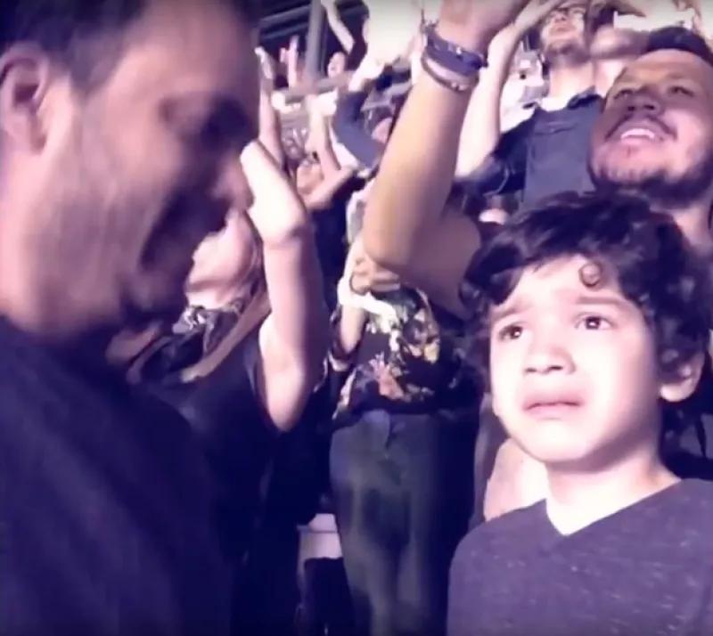 La banda tuvo un gran gesto con el pequeño con autismo que se dio a conocer luego de que su papá difundiera un video de su reacción al escuchar su canción favorita "Fix You".