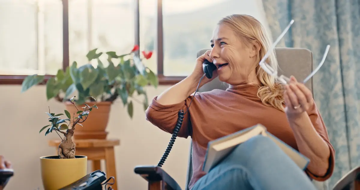 La telefonía fija es el medio favorito de personas más grandes. 
