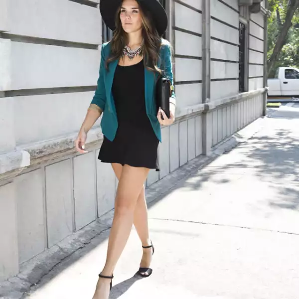 Alexandra Ivanisevic tiene un estilo urbano y casual, pero siempre con un aire trendy. Todo eso lo refleja en su blog: mexalex.com.