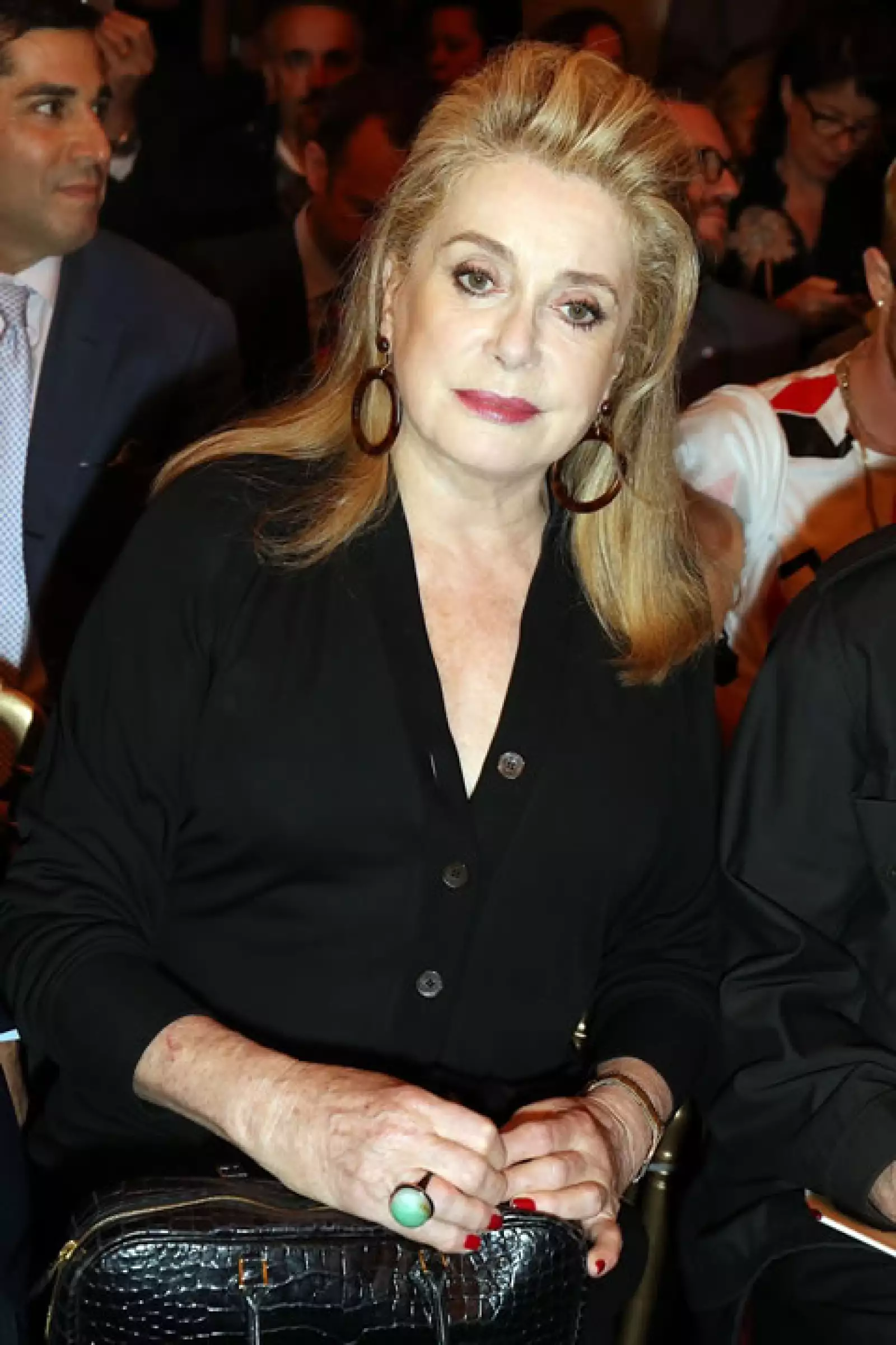 Así se ve Catherine Deneuve a los 69 años.