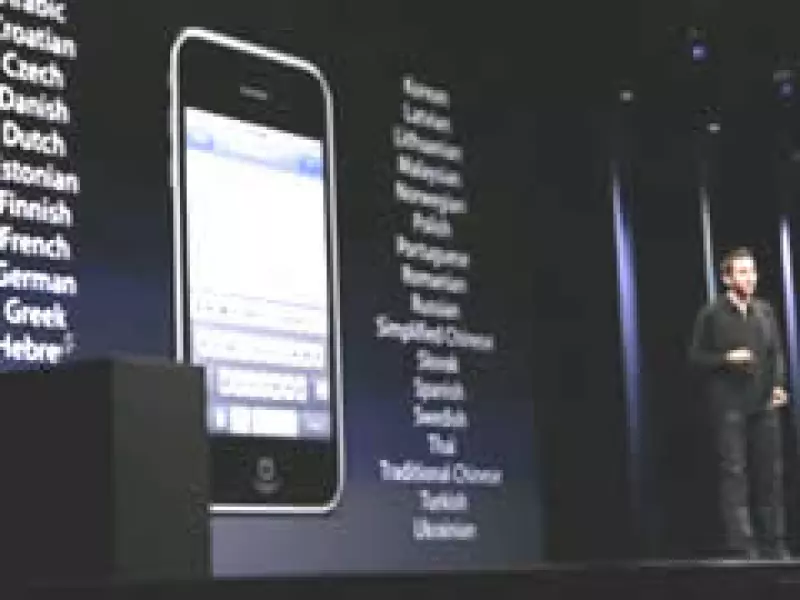 Directivos de Apple presentaron este lunes los nuevos modelos del iPhone. (Foto: Reuters )