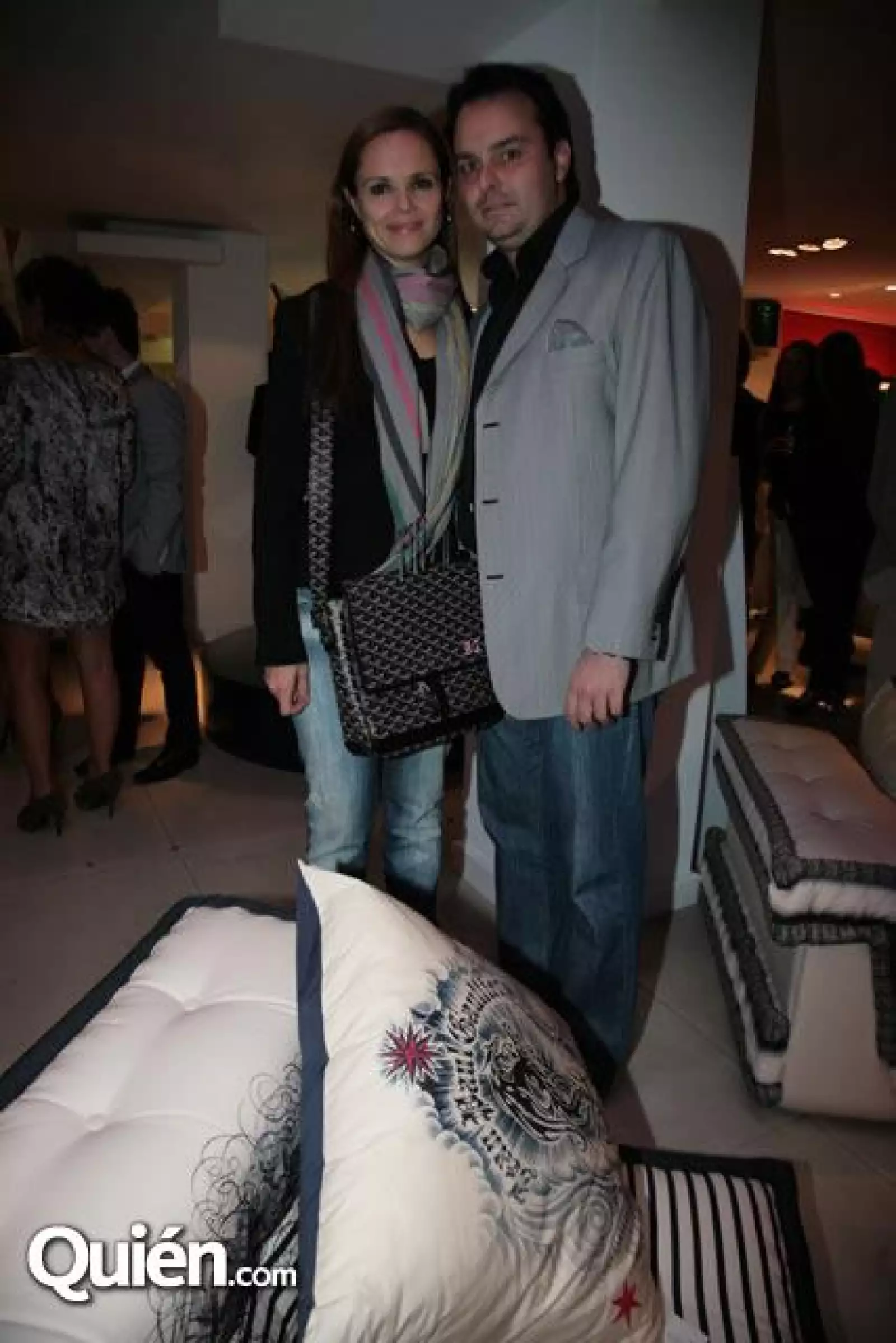 Erika Santos,Alejandro Rey