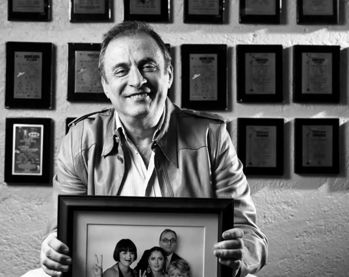 El productor de teatro es parte de Quién 50, y es la pripia actriz quien lo desquibre desde le corazón ya que no sólo le admira como profesional sino como mentor.