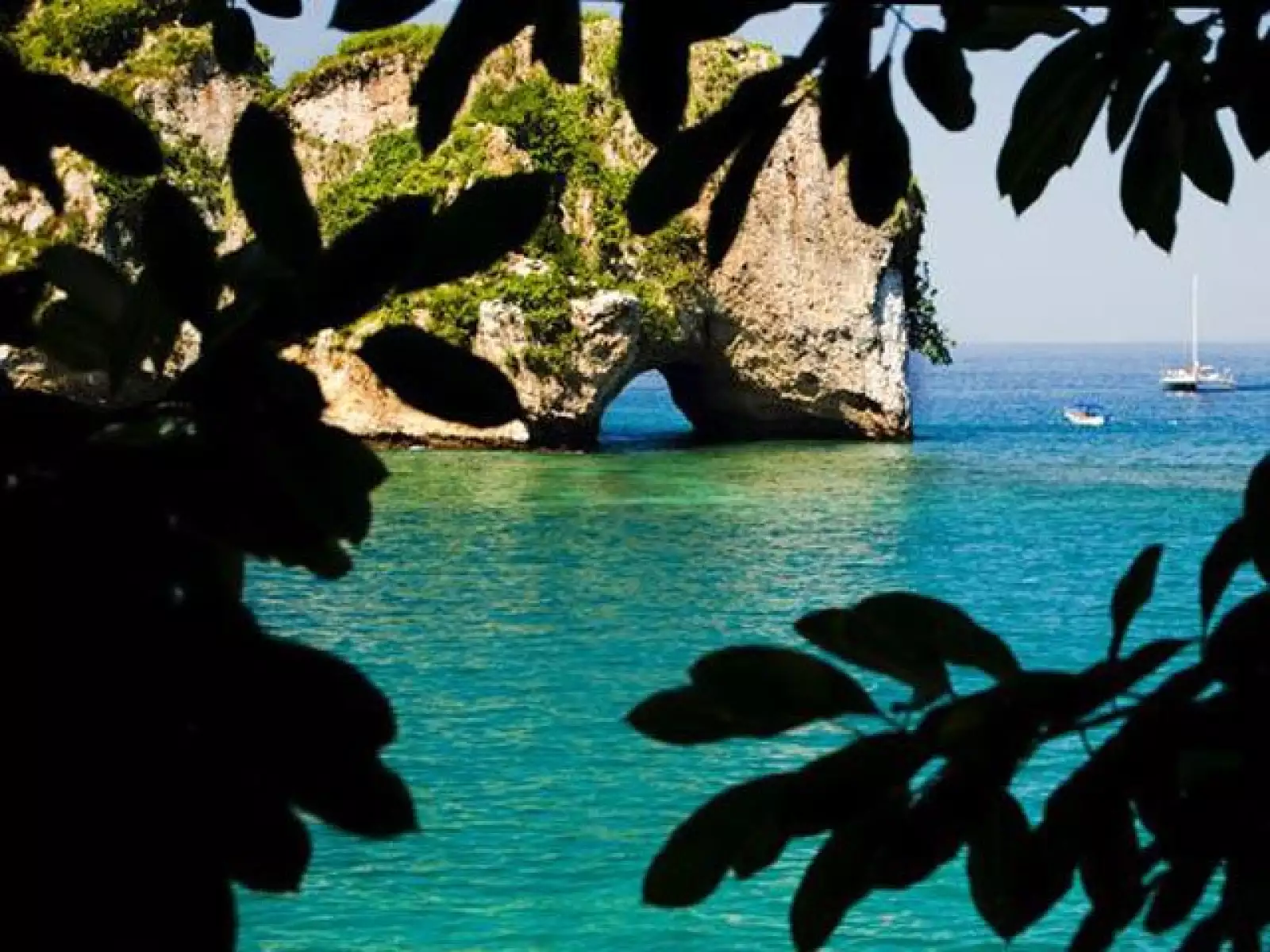 Puerto Vallarta  	  Según la Revista Condé Nast, Puerto Vallarta es la ciudad más amigable del mundo, así que vísitala, te vas a enamorar de ella.