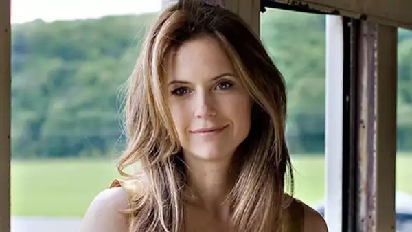 kelly-preston.jpg