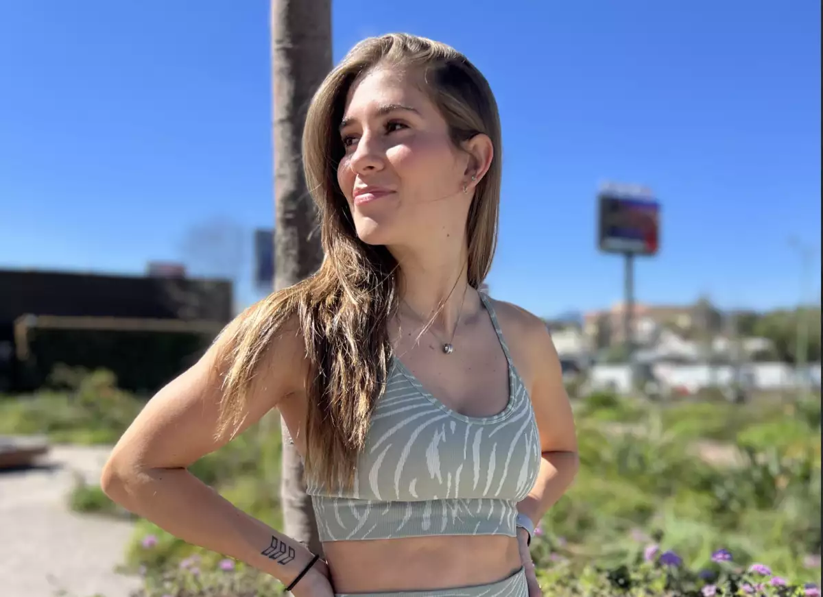 Mujer haciendo ejercicio en el Parque Plaza-Satelite