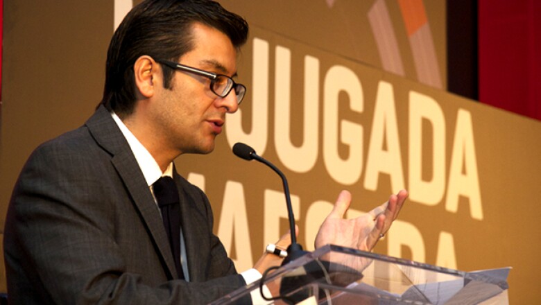 Adolfo Ortega, editor general de la revista Expansión dirigió un mensaje de bienvenida a los asistentes. Durante su discurso reveló que sólo cinco empresas participantes habían llegado a la final.