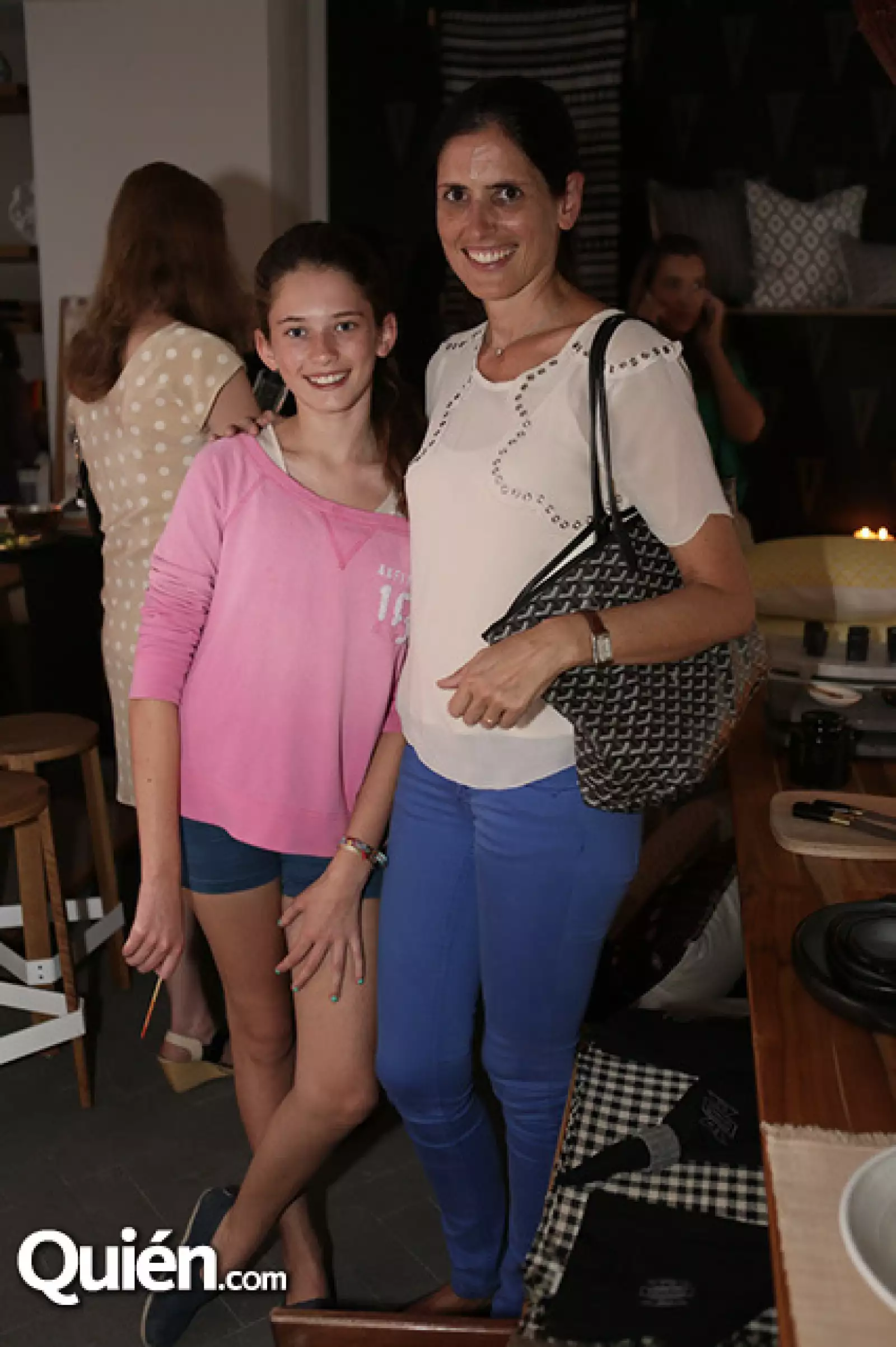 Inés Lebretón y Elodie Weil