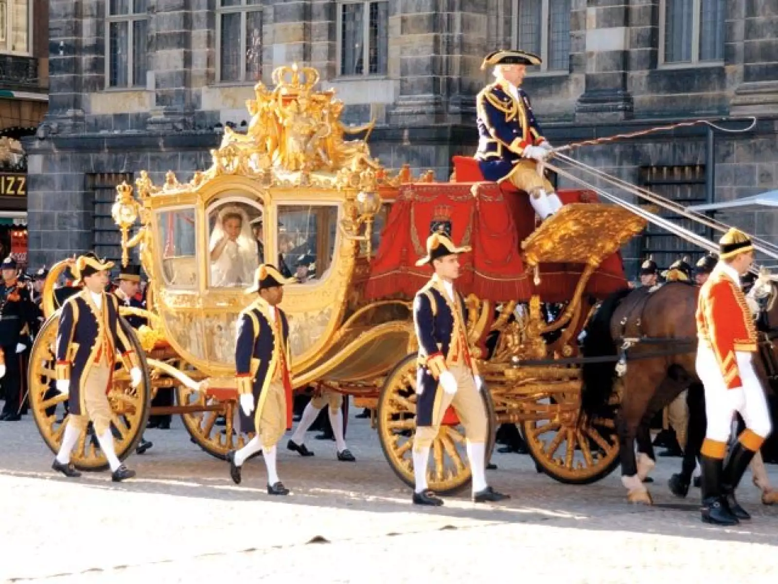 En esta carroza de oro, fabricada en 1898, se inspiraron para crear la Cenicienta de Disney. La usaron el día de su boda.