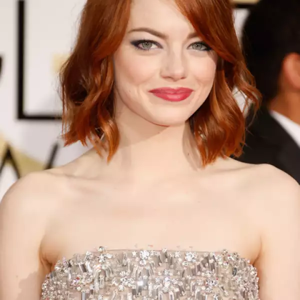 Emma Stone se veía de impacto con su short bob.