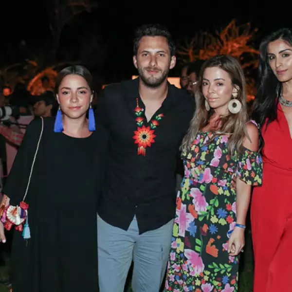 Paola Wong, Sebastián Zurita, Pamela Wong y Paulina Wong