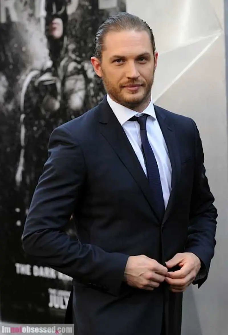 Tom Hardy, el guapo actor británico, se une a la lista de los posibles aspirantes para interpretar a tan legendario personaje.