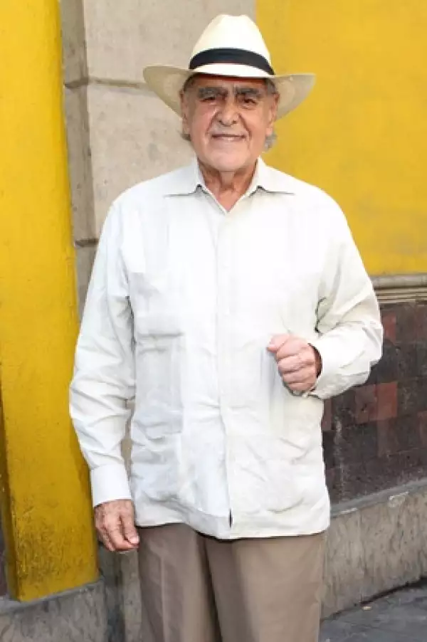Eric del Castillo comentó que viajará la familia a L.A. para pasar las próximas fiestas con Kate.