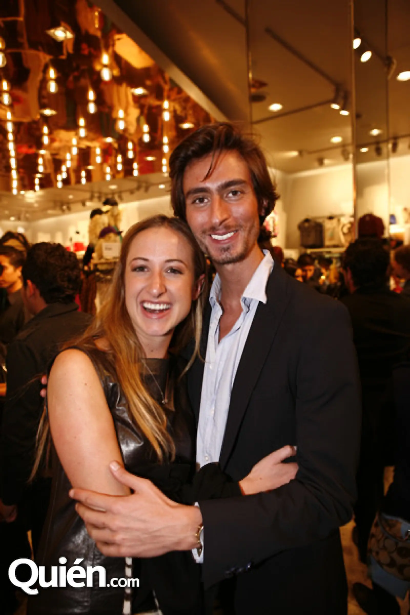 Valentina Collado,Kris Goyri