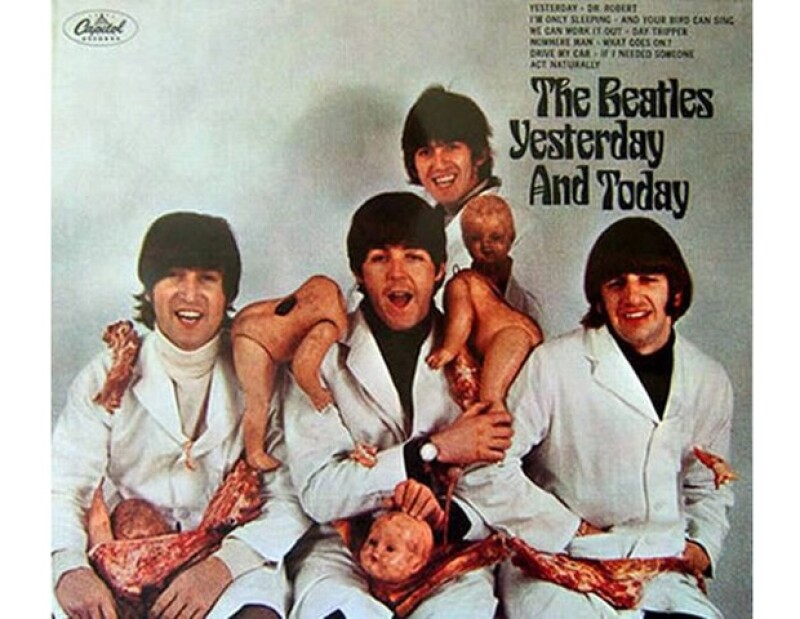 La popular banda de rock británica no quedó exenta de los escándalos al presentar la portada de su noveno álbum.