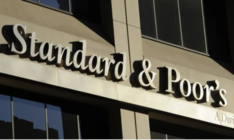 Standar & Poor’s y otras calificadoras advirtieron que las reformas que podrían enfrentar darán menos opciones a los inversores. (Foto: AP)