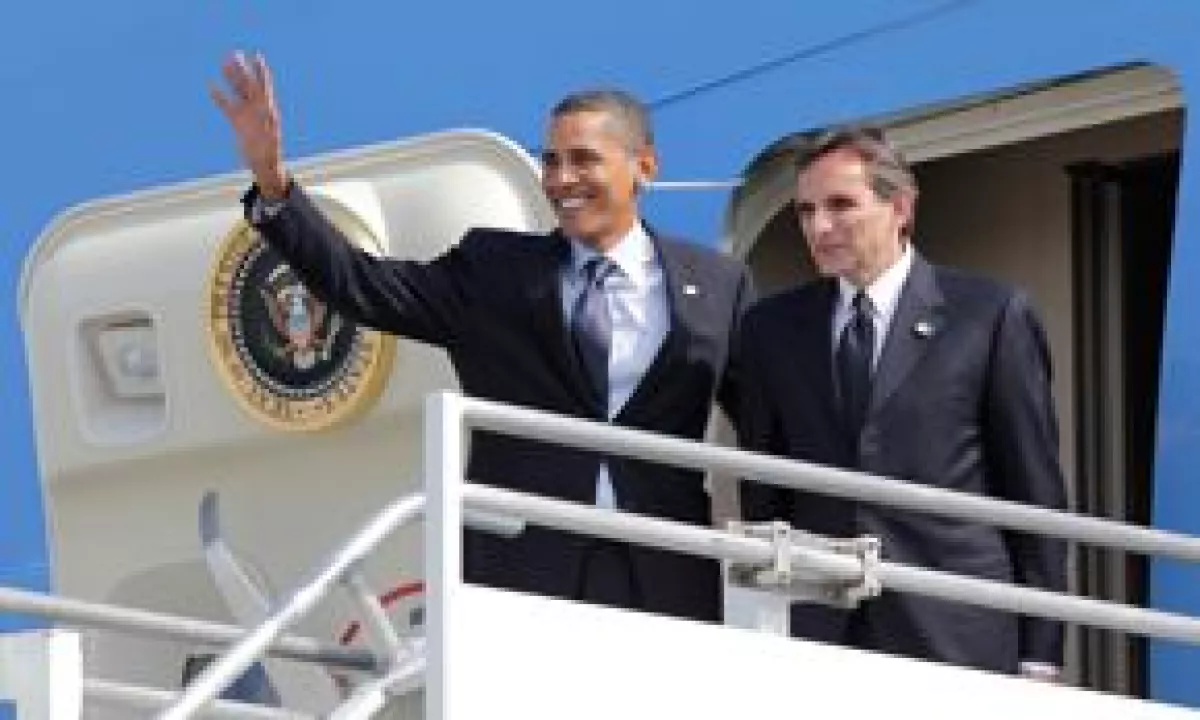 El presidente Obama llegó a Guadalajara acompañado por Carlos Pascual.