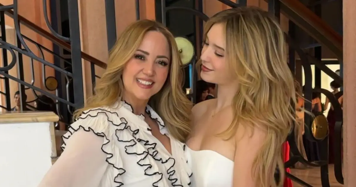 Andrea Legarreta y Mía Rubín