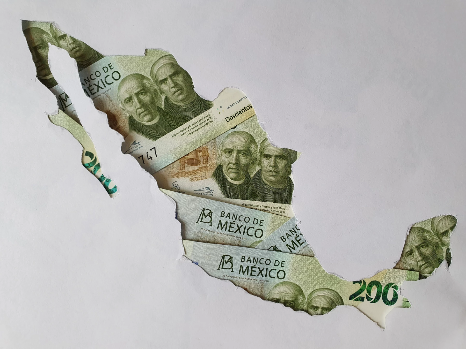 El salario mínimo en Mexico sube a 141.70 pesos en 2021........