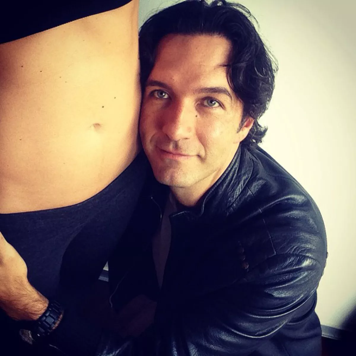 Así anunciaron Sandra y Leonardo que a cinco meses de matrimonio ya están esperando a su primer hijo juntos.