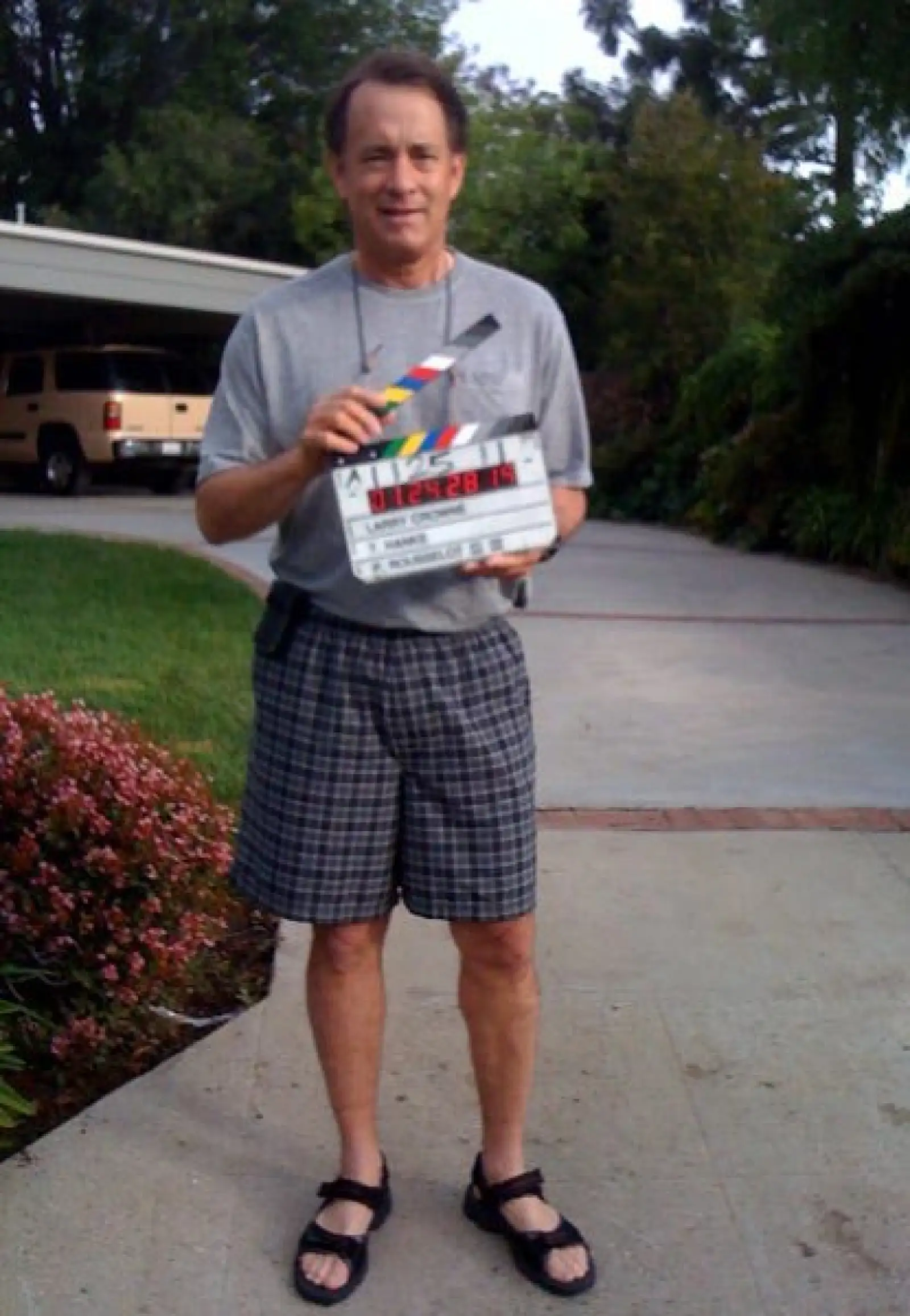 Tom Hanks escribió: “Larry Crowne- 1er día -. Demasiado tarde para dejar de fumar”.