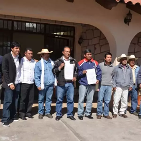 Autoridades electorales de Michoacán entregan constancias de mayoría