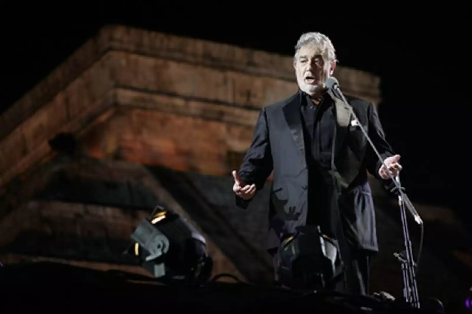 El concierto de Las mil Columnas del tenor español en Chichén Itzá convocó a numerosas personalidades.