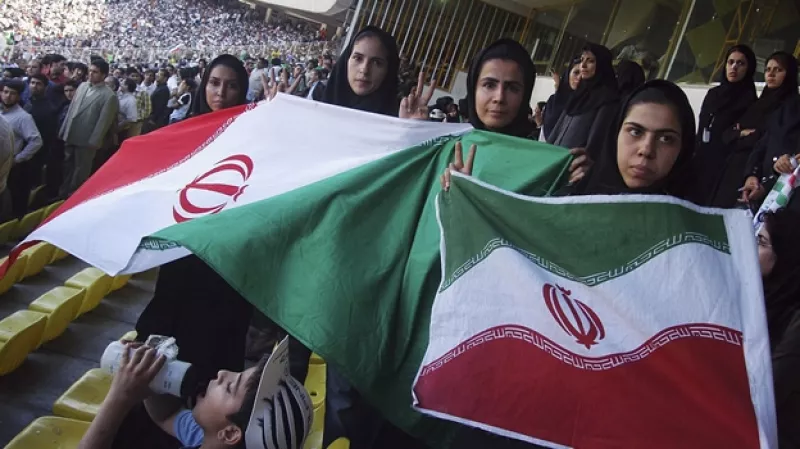 iran futbol equipo estadio mujeres