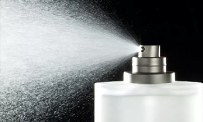 Las esencias amaderadas denotan poder y fuerza, pero si se quiere frescura durante el día, una cítrica es la ideal. (Foto: Marc Fauche)