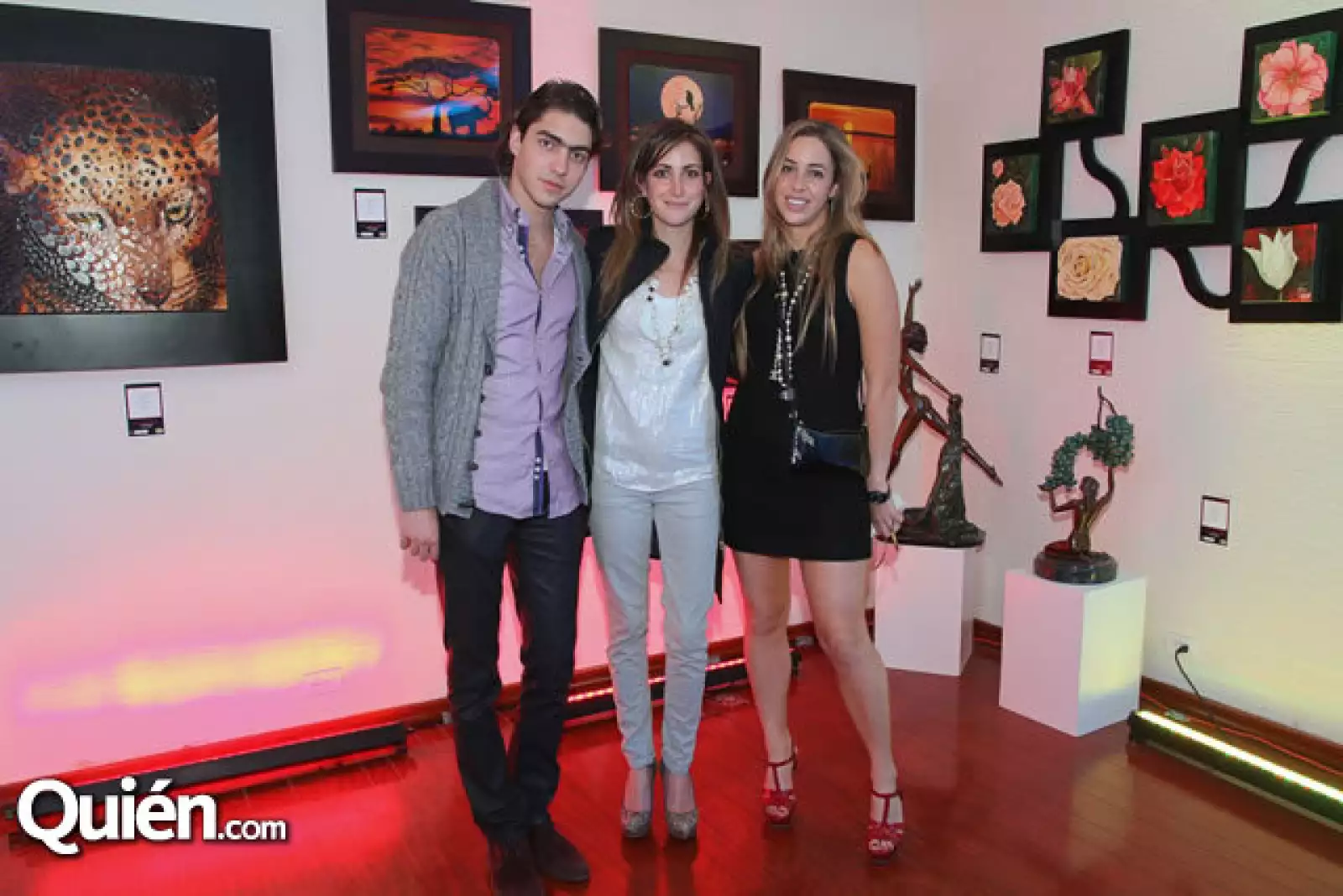 Adela Guindi,Paola Kuri y Rubén Kuri