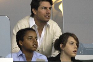 Todos sabemos de la existencia de Suri Cruise, pero pocos recuerdan que Tom tiene dos hijos más, Connor e Isabella, cuya custodia comparte con su ex esposa Nicole Kidman.