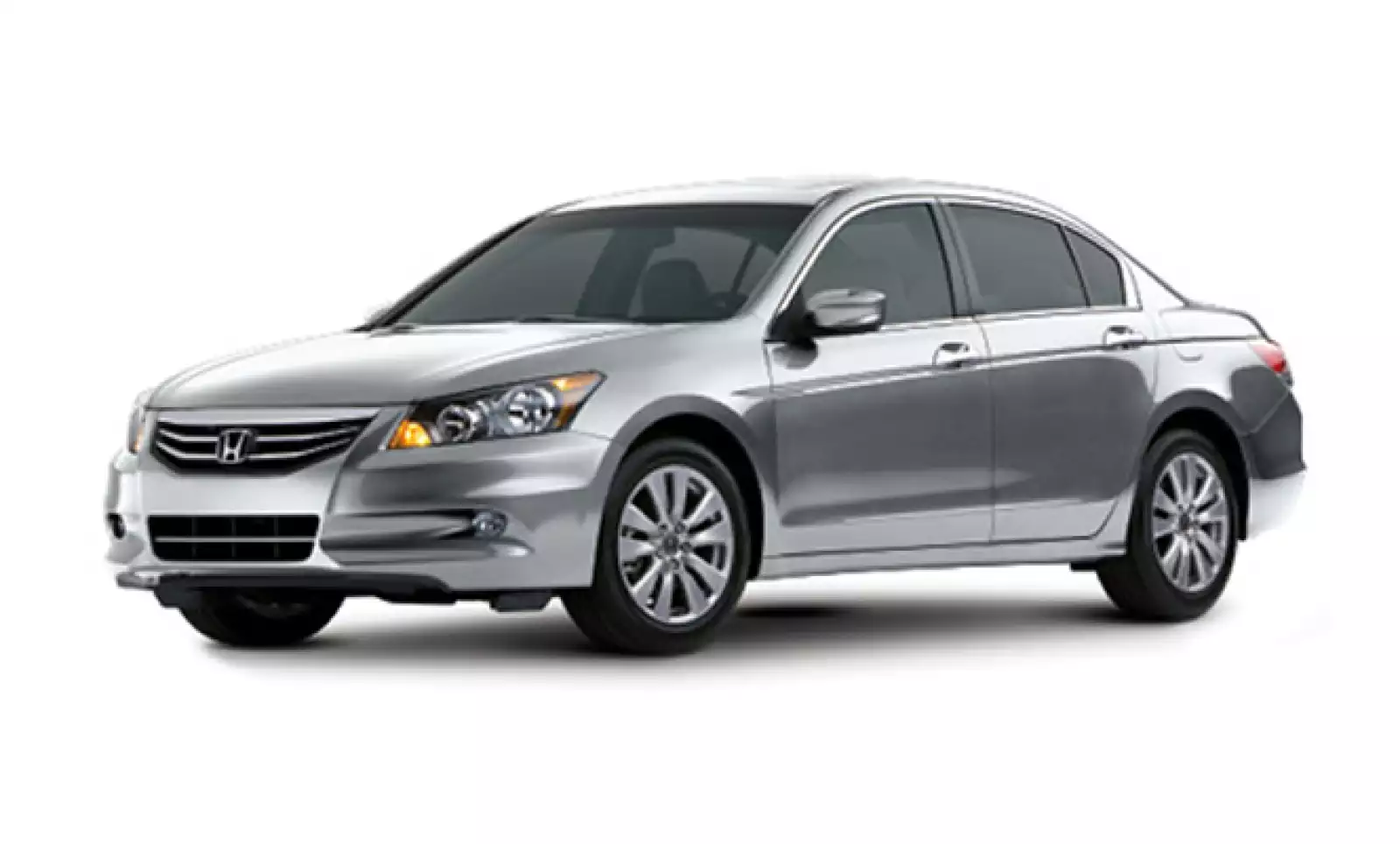 En el sector de lujo, el Accord fue el segundo más comercializado, con 4,128.