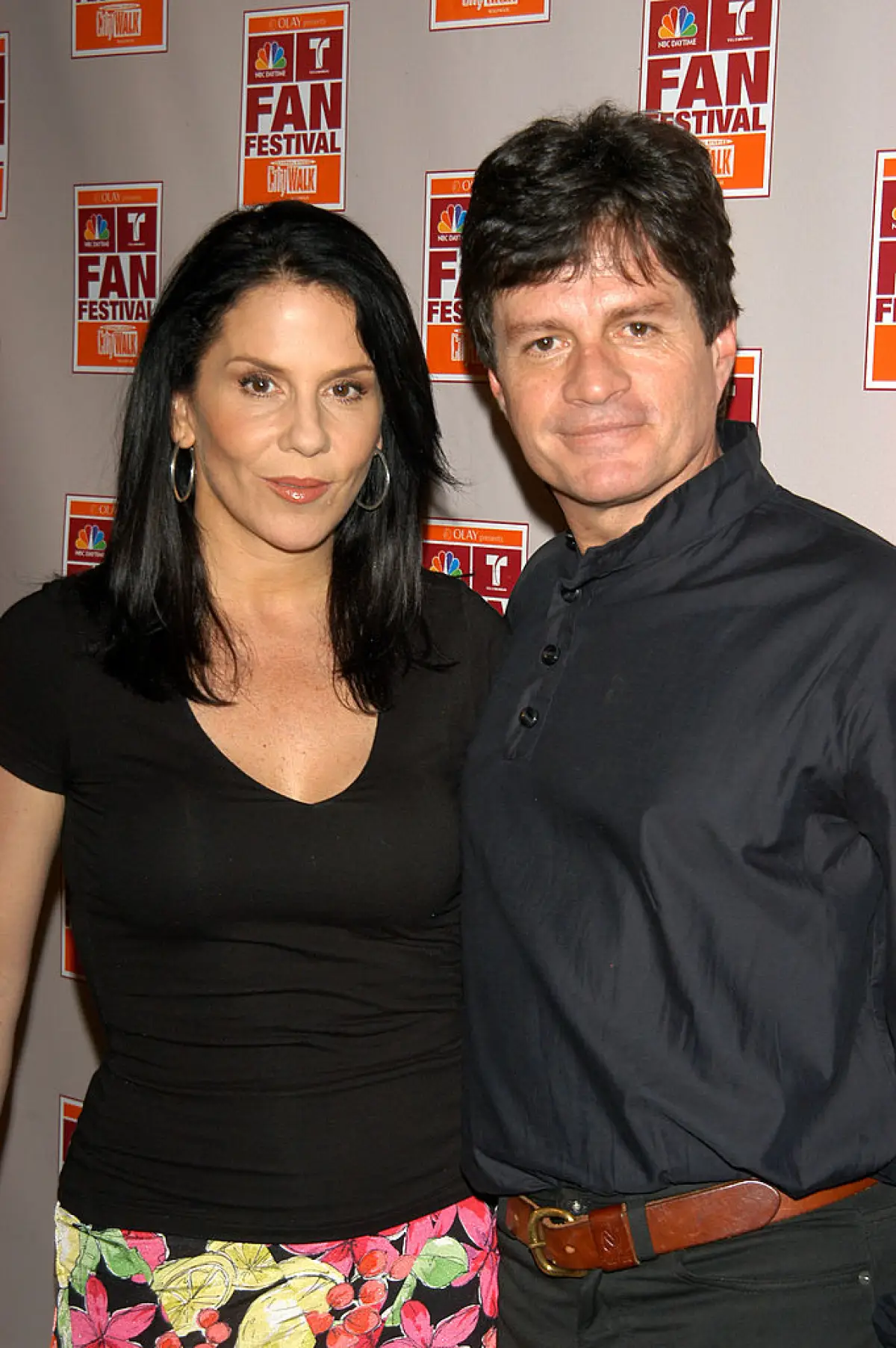 Rebecca Jones y Alejandro Camacho