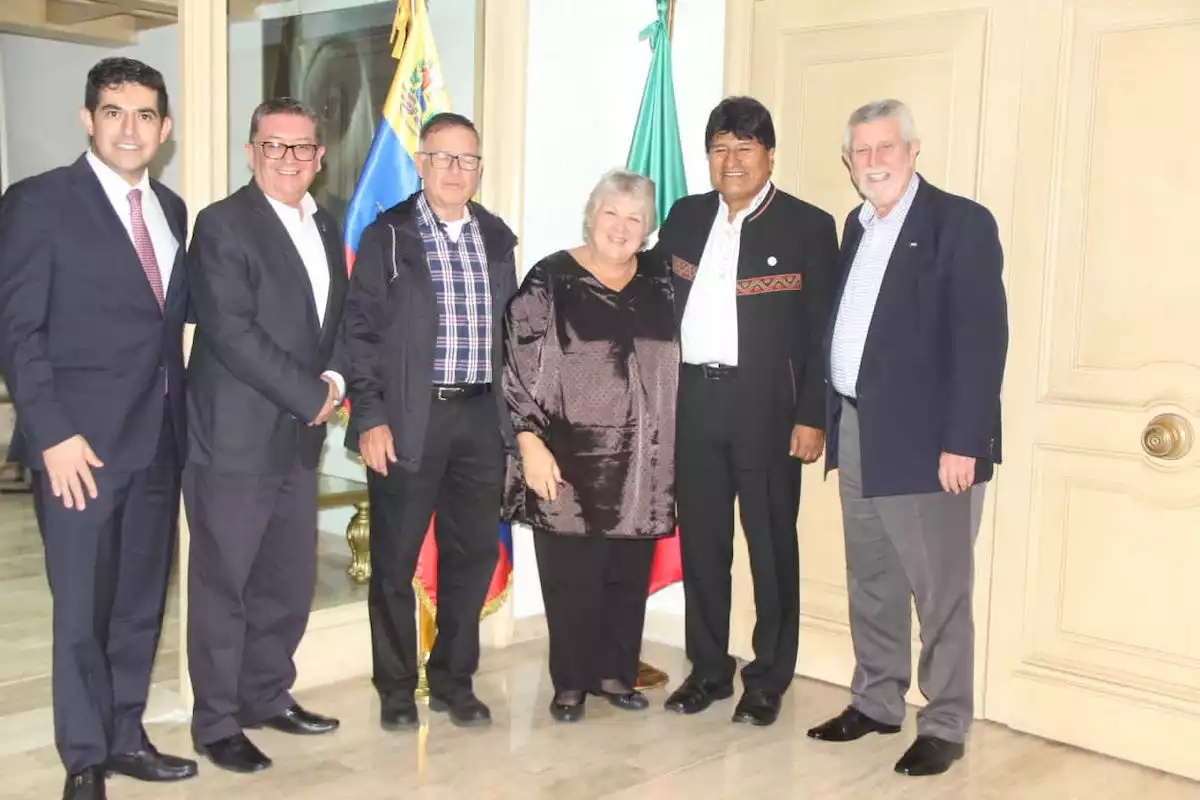 ALEIDA-GUEVARA Y EVO-MORALES-EN-MEXICO.jpg