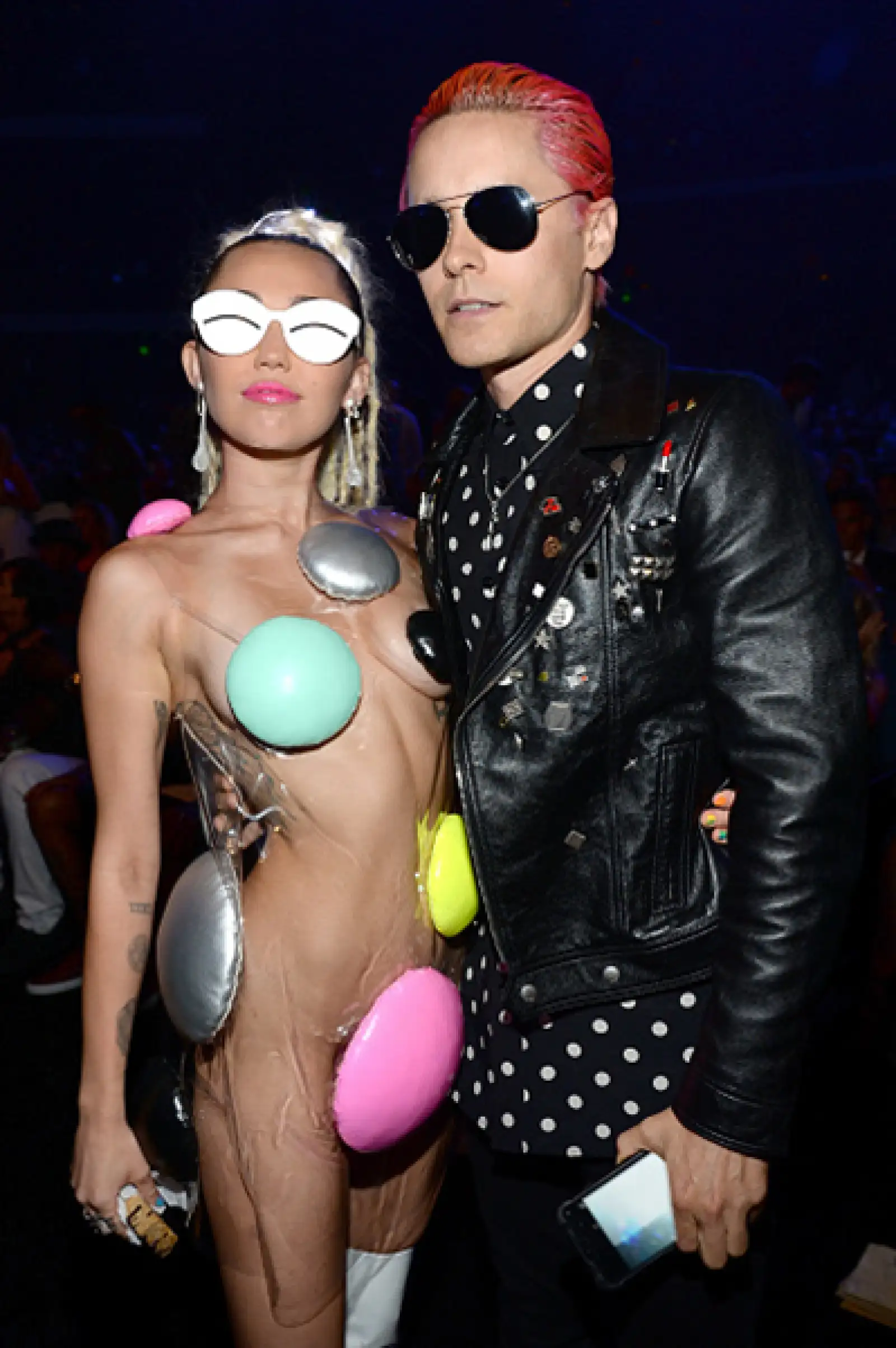 Miley Cyrus nuevamente acaparó los reflectores con su irreverencia, esta vez durante su conducción de los MTV Video Music Awards.