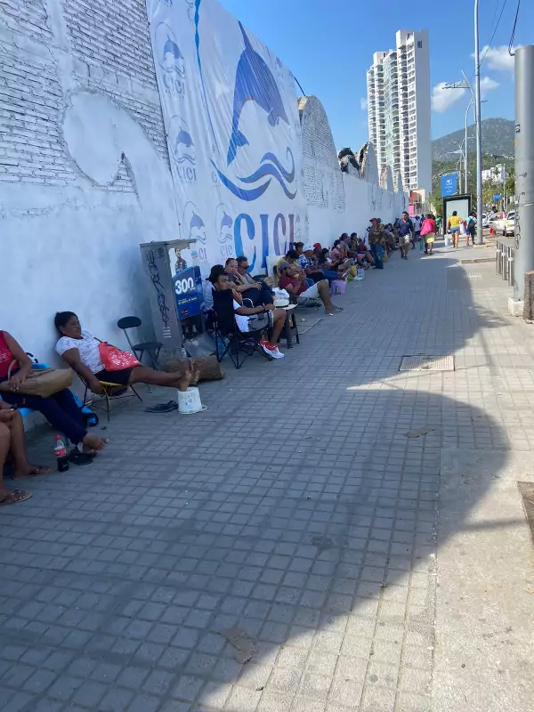 Crónica. No habrá cena de Navidad en Acapulco