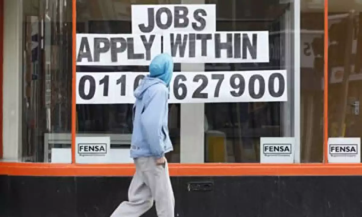 La tasa de desempleo entre los jóvenes británicos llegó a 21.9%. (Foto: Reuters)
