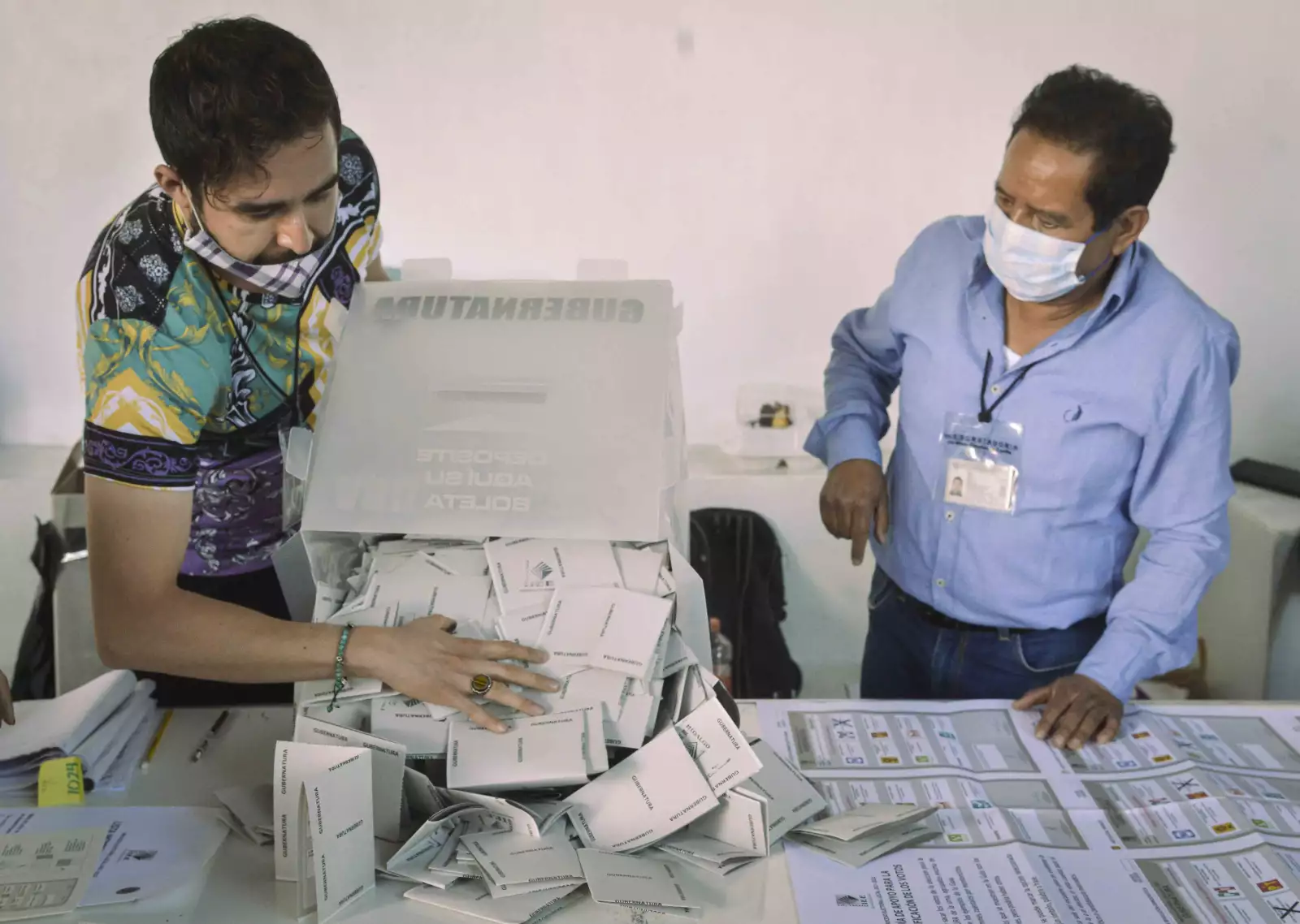Después del cierre de casillas a las 18 horas comenzó el conteo de votos que se emitieron durante la jornada de elección de gubernatura en Hidalgo.