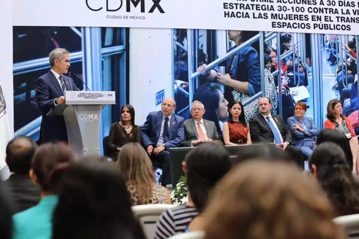 El jefe de gobierno capitalino en la presentación de resultados de la Estrategia 30-100